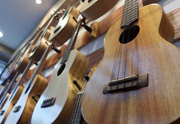 Kytara vs ukulele – který nástroj je lepší?