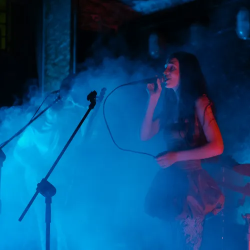 Brněnská kapela Jinany hledá basáka/basačku!