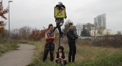 HLEDA SE DRUHA KYTARA!!